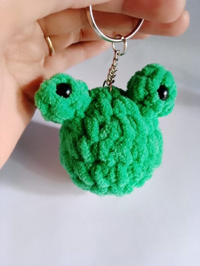 mini cute frog crochet keychain