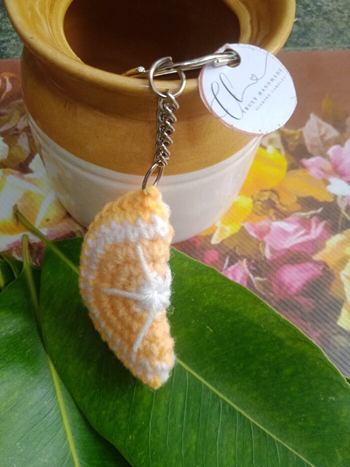 lemon slice crochet keychain 