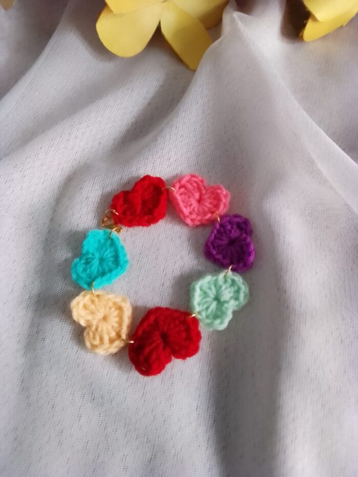 heart crochet bracelet